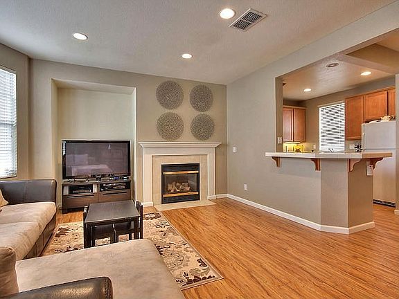 5th image of 63 Matisse Ct