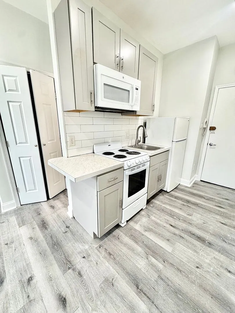 5002 Walnut Street — Photo 1