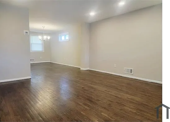 1008 Foxridge Ln — Photo 2