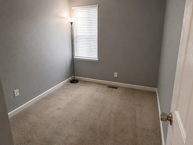 1609 S Ivory Cir #B — Photo 5