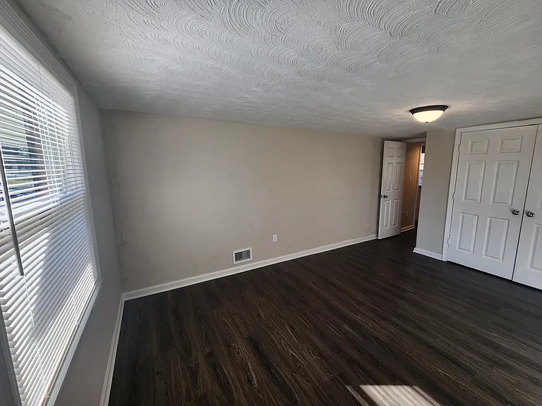 4507 Dover Rd — Photo 5