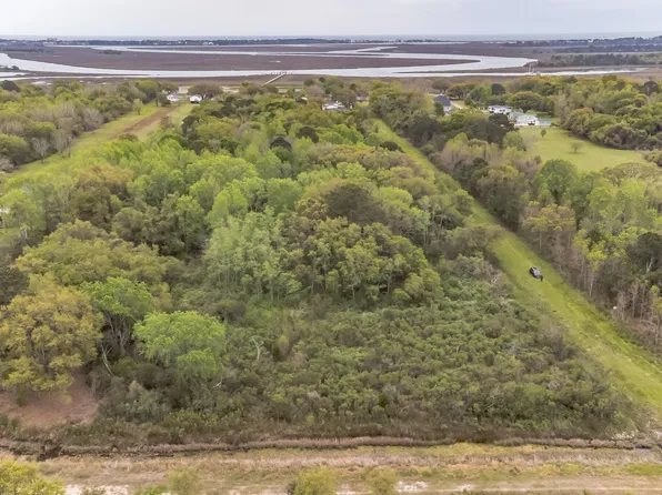 2165 Rosebush Ln, Charleston, SC 29412