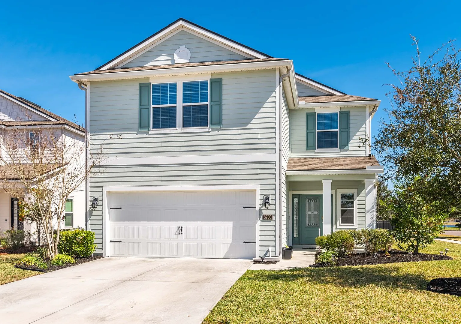 Beautiful 4 Bedroom 2.5 Baths Homes — Photo 1