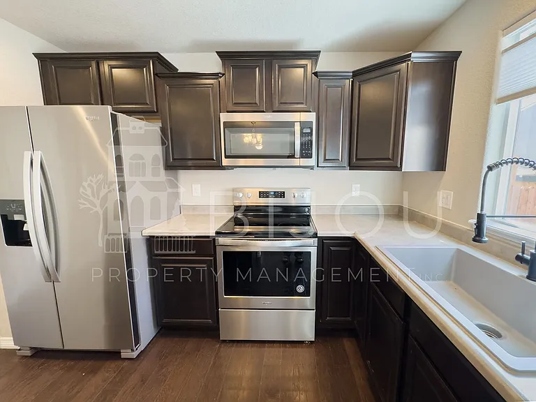10881 Aliso Dr — Photo 12
