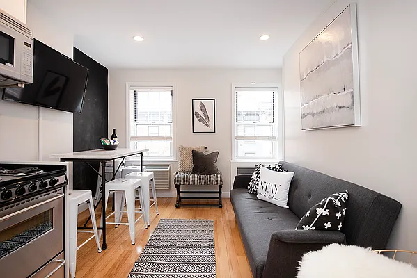 Rented by R New York | media 14