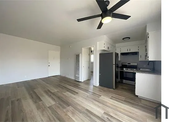 3206 W 60th St #4 — Photo 5