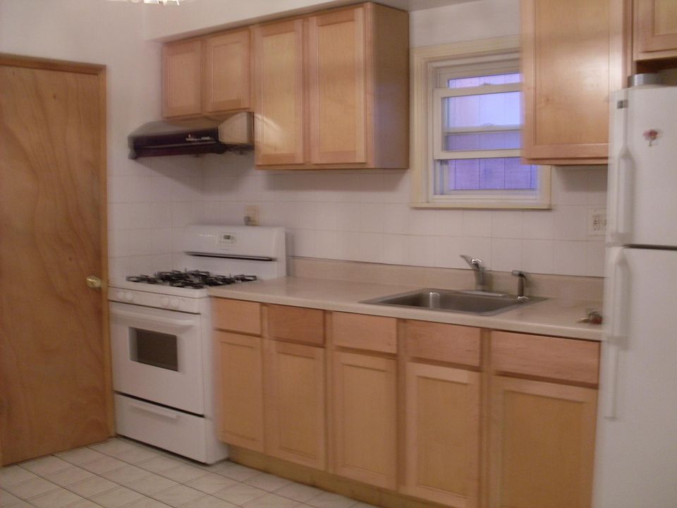 2nd image of 2711 S Princeton Ave #1