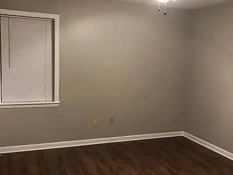 8495 Charleston Dr — Photo 9