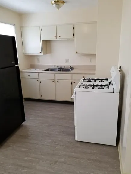 365 S Napoleon Ave #B — Photo 1