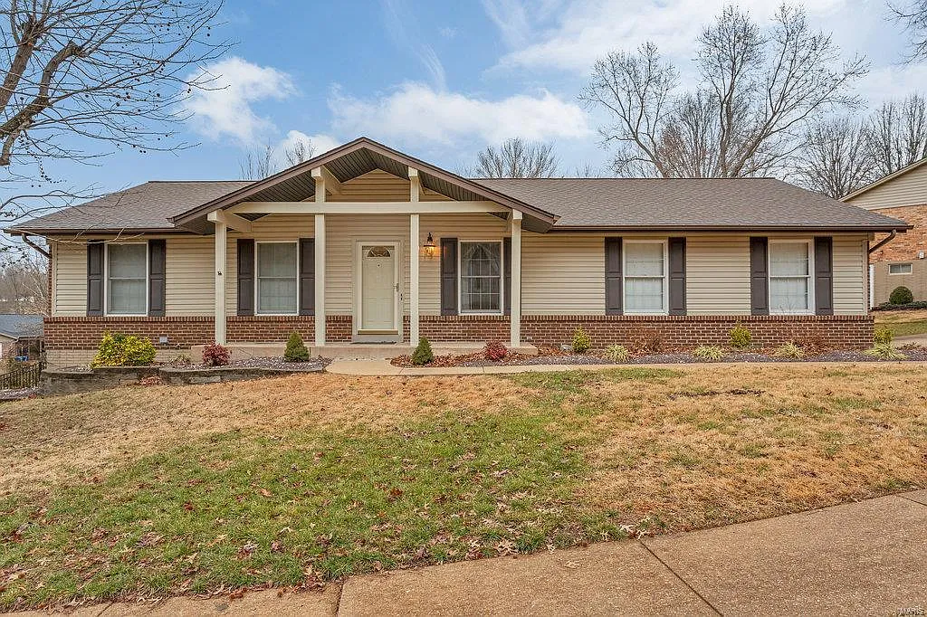5855 Chrisbrook Dr photo 1