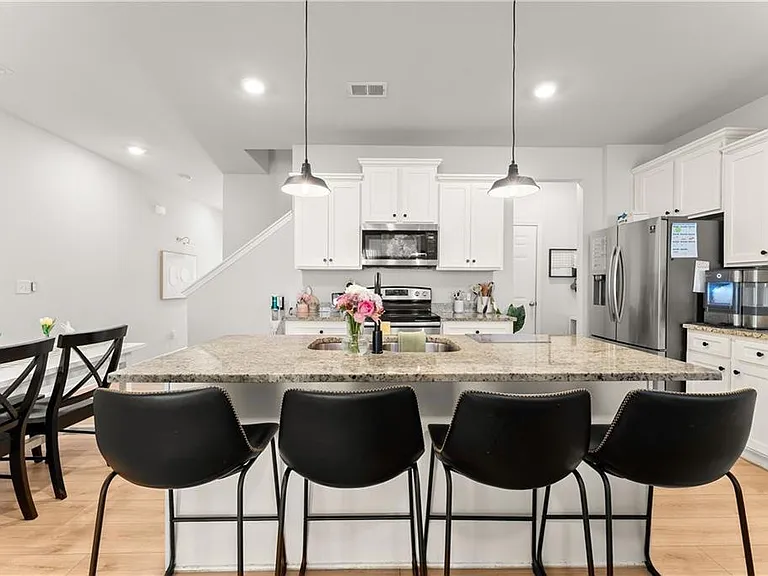 3367 Abbey Way — Photo 6