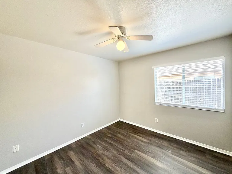 27071 School Park Dr — Photo 14