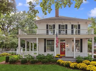 464 Oakwood Ave, Lake Forest, IL 60045