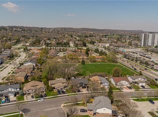1402 Almonte Dr, Burlington, ON L7P0V6