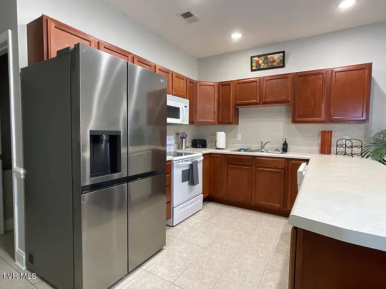 169 E Grand Ave #300 — Photo 14