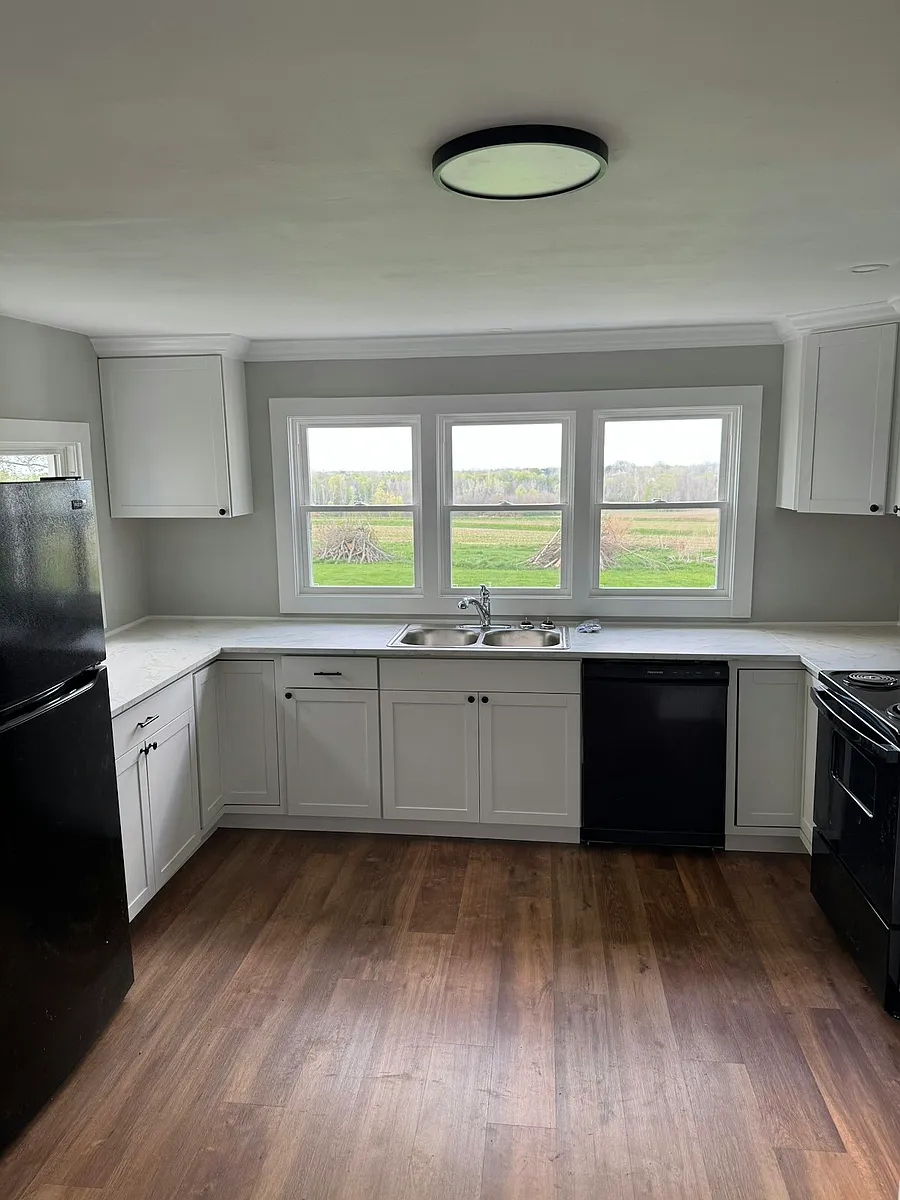 kitchen - 4215 Pearsall Rd #1