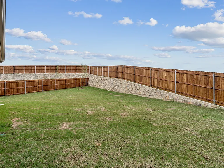 702 Dotty Dr — Photo 30