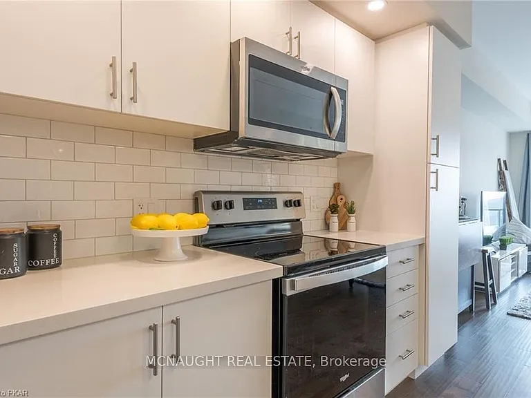 340 Florence Dr #305 — Photo 8