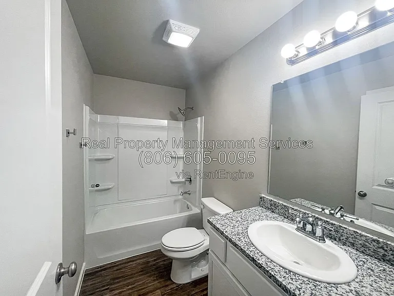 2101 N Avenue L — Photo 7