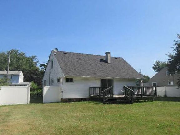 2nd image of 7 Ronald Dr S