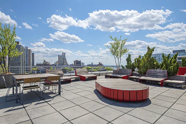 Sold by Compass | media 17