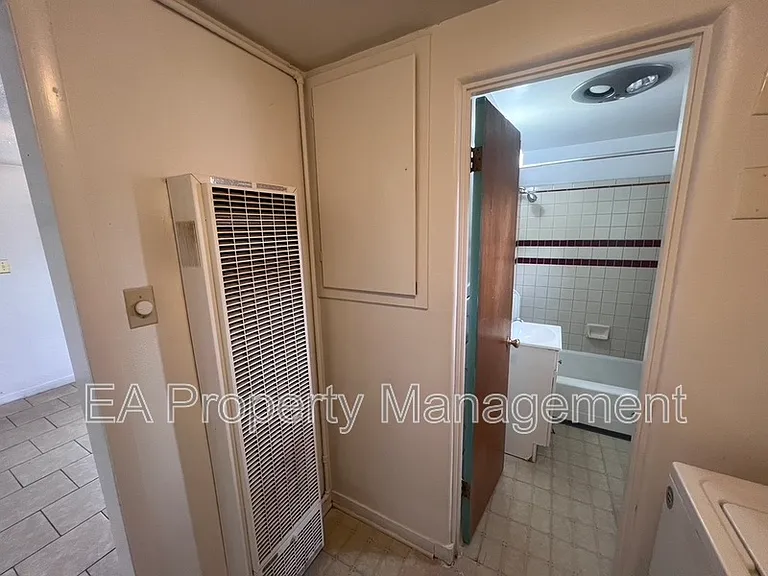 202 San Pablo St SE #B — Photo 18