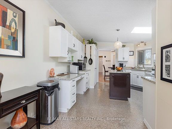 4th image of 26576 Park Rd