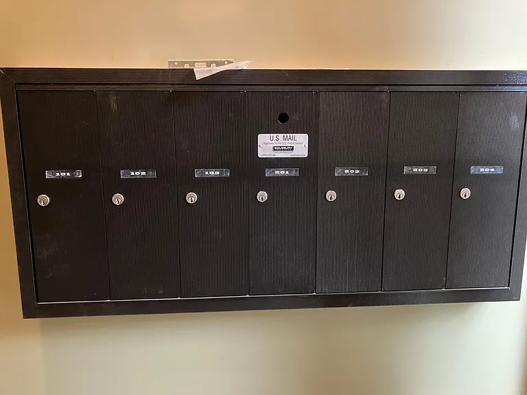 212 S Center St #203 — Photo 31