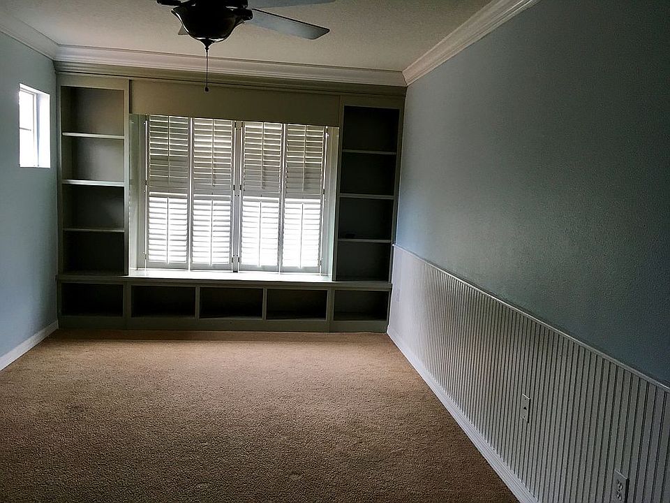2nd image of 457 Woodford Dr