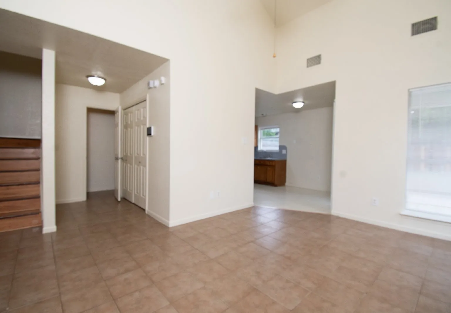 2 bed, 2.5 bath, 1299 sqft, $1,100 — Photo 2