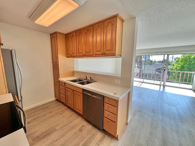 3609 E 2nd St #403 — Photo 6