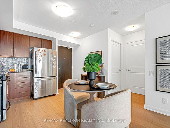 4th image of 17 Anndale Dr #701