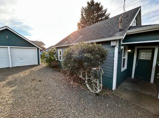 1716 NE 14th St, Lincoln City, OR 97367