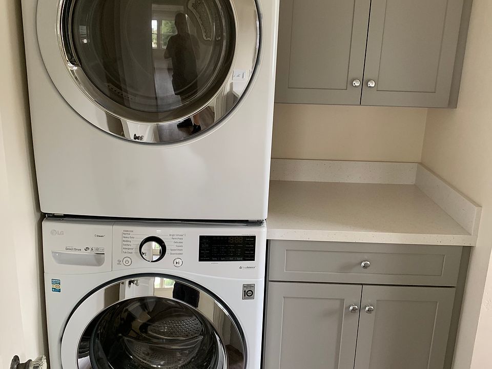 2nd image of 414 W Los Olivos St #B