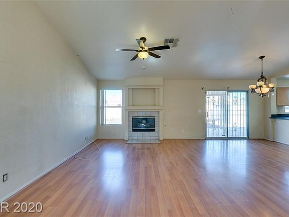 2nd image of 324 Villa Espana Way