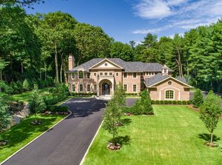 6 Carriage Dr, Old Westbury, NY 11568