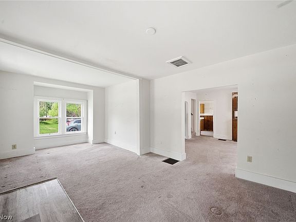 4th image of 57 W Union St