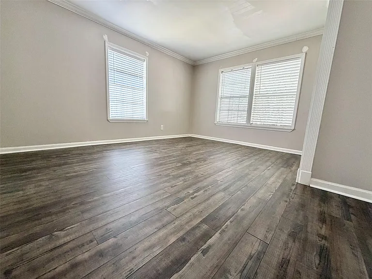 218 W 15th St #L — Photo 14