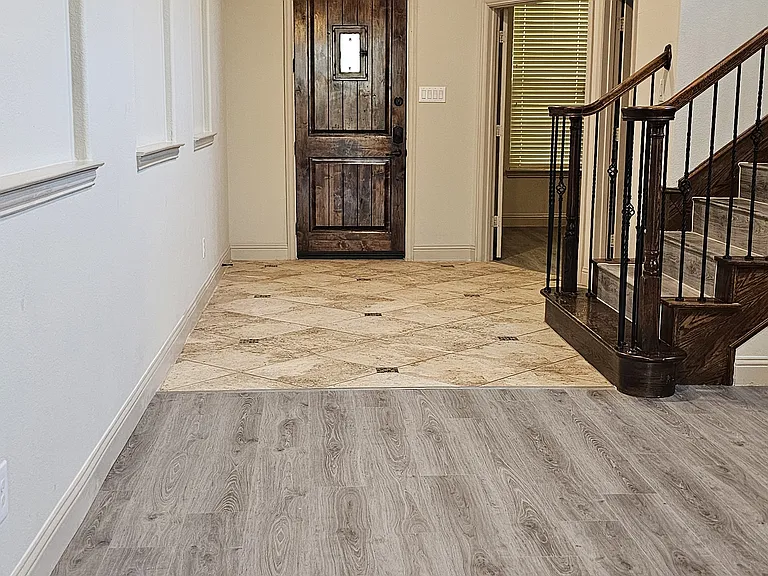 944 Lake Meadow Ln — Photo 2