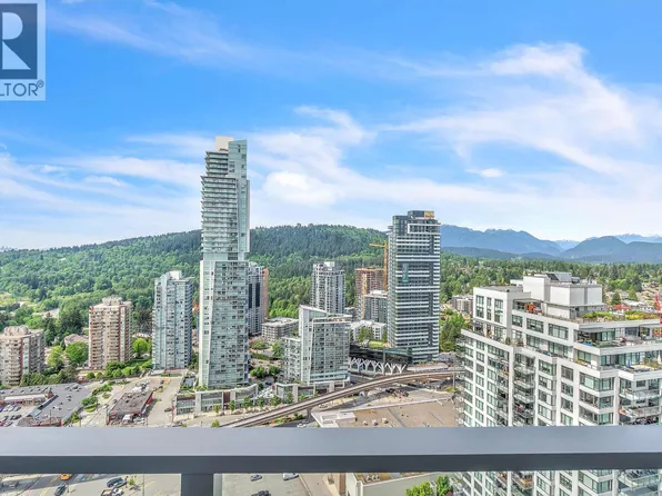 567 Emerson St #3207, Coquitlam, BC V3J 0G3