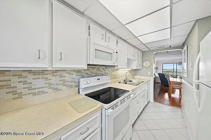 500 Palm Springs Blvd #602 — Photo 2