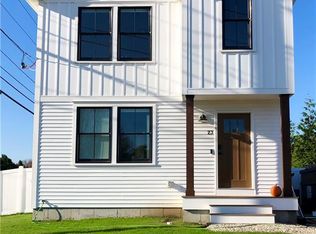 23 Hemlock St, Narragansett, RI 02882