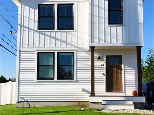 23 Hemlock St, Narragansett, RI 02882