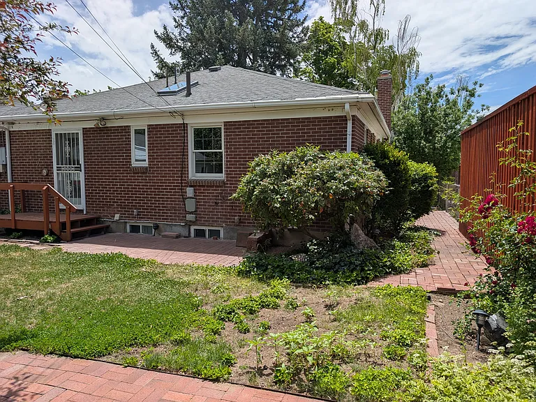 1829 E Bryan Ave — Photo 20