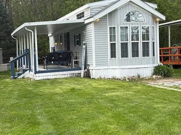 10915 E Goodall Rd #396, Durand, MI 48429