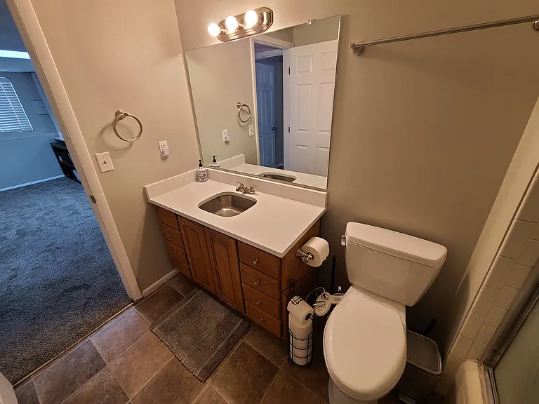 940 W Red Oaks Dr #2 — Photo 24