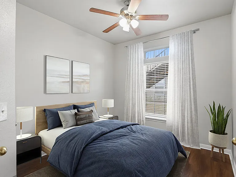 Almeda Park Apartments — Photo 6