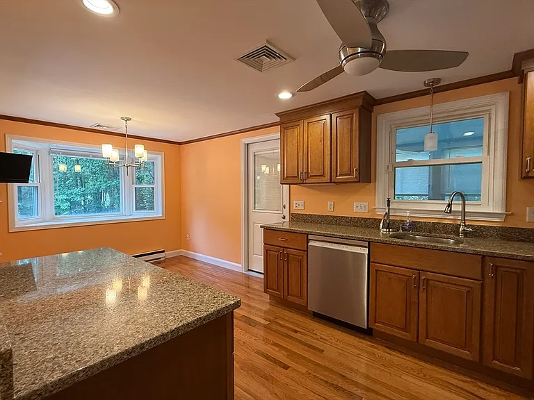 9 Brookdale Cir — Photo 6