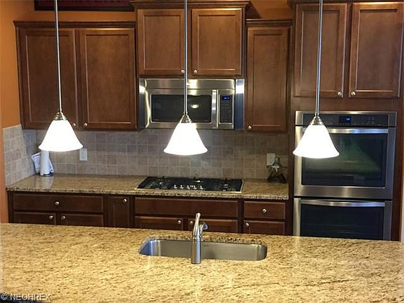 3rd image of 9447 Foxboro Dr