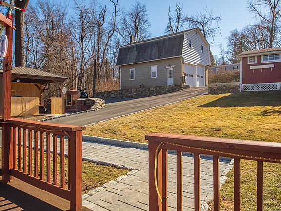 3 Parkwood Terrace Drive